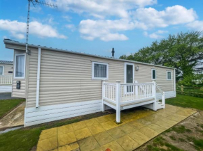 Lovely Caravan With Side Decking And Free Wi-Fi At Broadland Sands Ref 20016Cf